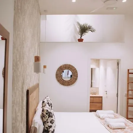 Nuevo Y Moderno Loft En Amistat Апартаменты *