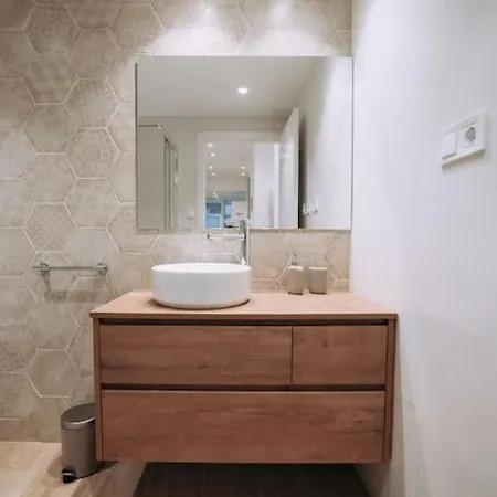 Nuevo Y Moderno Loft En Amistat